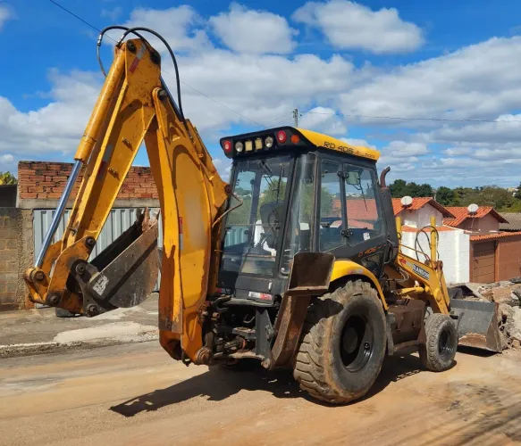 Retroescavadeira Randon RD406 Advanced