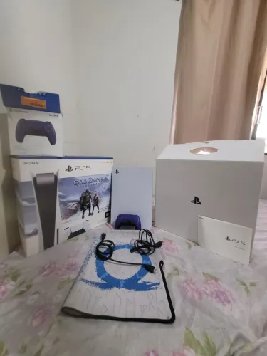 PS5 FAT 825 GB COM LEITOR DE DISCO, COM TODAS CAIXAS ORIGINAIS + CAPA ANTIPOEIRA