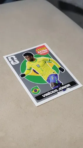 Figurinha Extra Sticker Vinícius Júnior Prata - Em perfeito estado