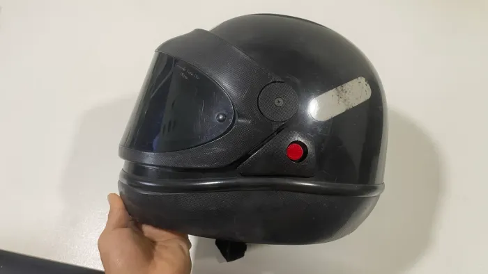 Capacete preto