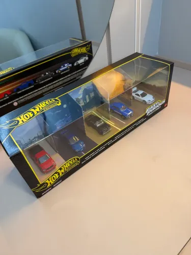 Hot Wheels Premium Velozes e Furiosos Brian O?Conner JMN13 5 Carros 1:64 Diorama 2026