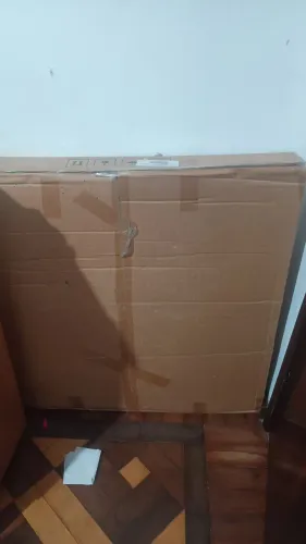 Vendo uma mesa 4 cadeiras ainda na caixa