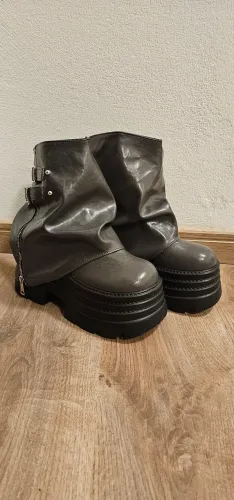 Bota tratorada