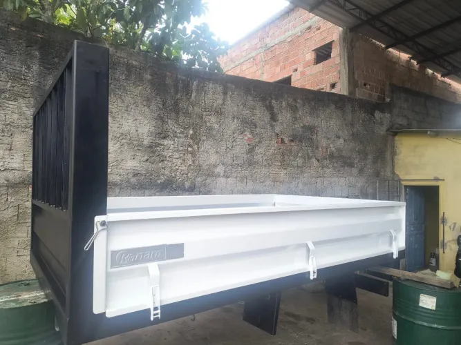 Carroceria para caminhãozinho bongo