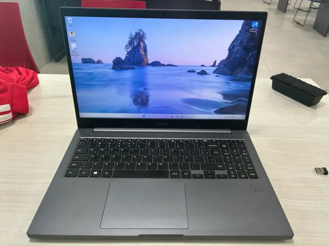Notebook Galaxy Book 8gb i3