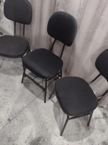 Cadeira de escritório tipo secretária