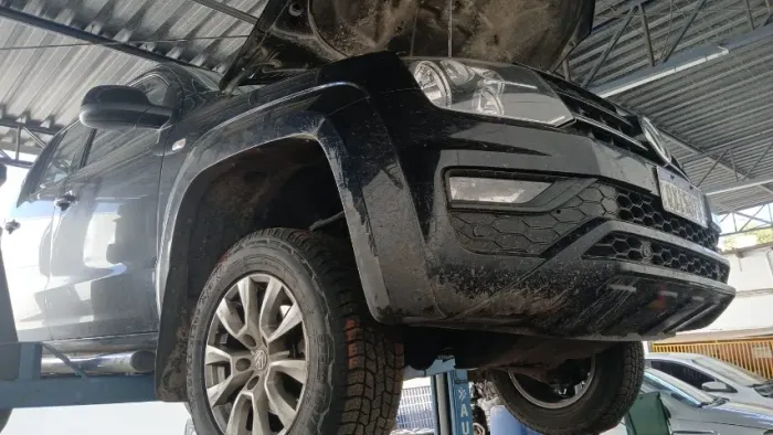 Sucata VW Amarok - 2019/2020 - 2.0 turbo 180cv - Cor preta (Motor com calço hidraulico)