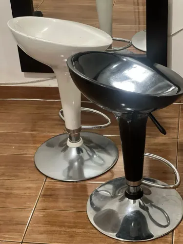 PAR DE BANQUETA/BANCO GIRATÓRIO