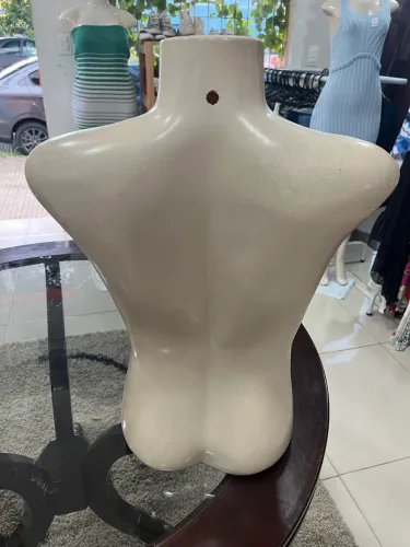 DOIS MANEQUINS