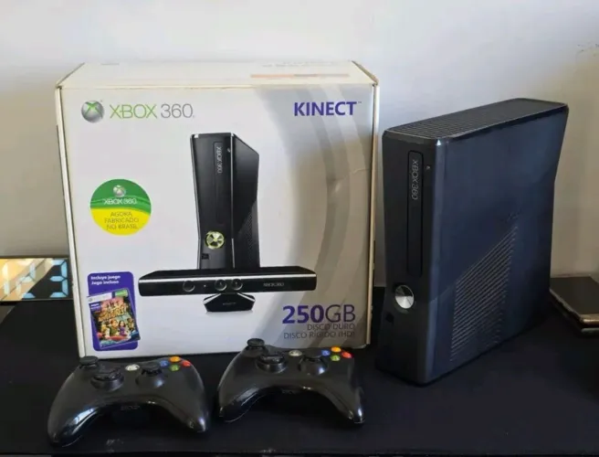 XBOX 360 SLIM 360 / COM KINECT +JOGOS SEMI NOVO