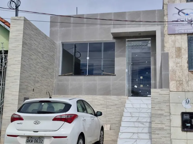 Casa na Avenida Pedro Calazans [16194]