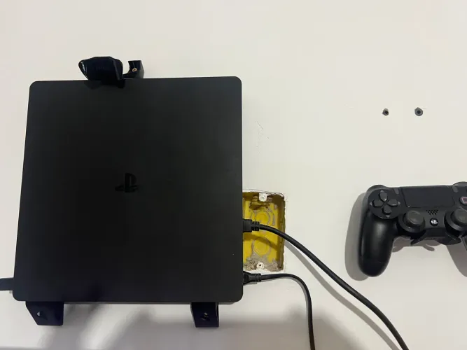 PS4 Slim 500gb acompanha 1 controle original + jogos.