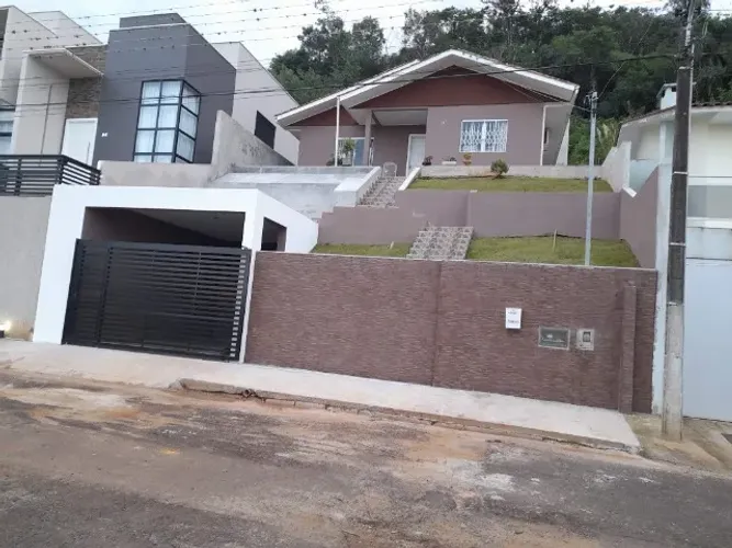 Casa em bairro nobre, 2 quartos