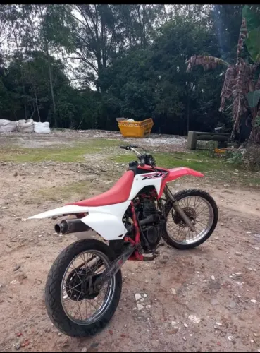 XLX 350R de trilha, roupa CRF