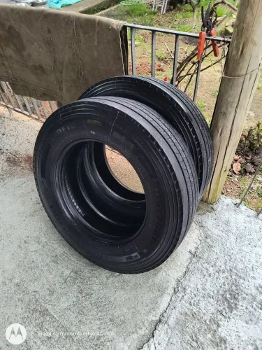 Pneus 235/75/17.5