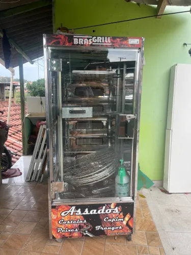 Máquina de Assar BrasGrill BR55 Frangos Giratória Frangueira 125 Kg 127 V