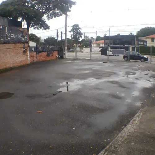 Terreno vende/aluga com 560 metros e 22 de frente na Lapa!