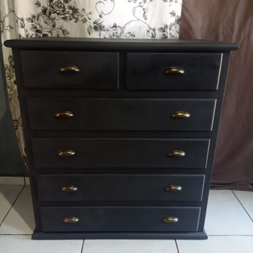 Cômoda com 6 gavetas 