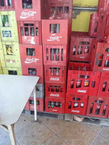 35caixas de coca um litro,e 15 caixas de coca ks