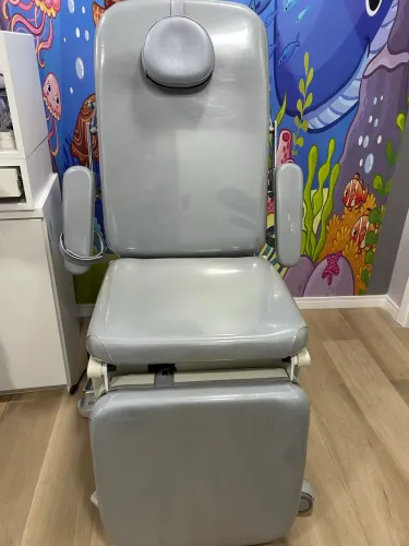 Cadeira de exames médico 