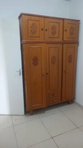 Guarda Roupas de Madeira Maciça