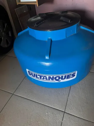 CAIXA D'ÁGUA / TANQUE POL 310L C/TAMPA CLICK