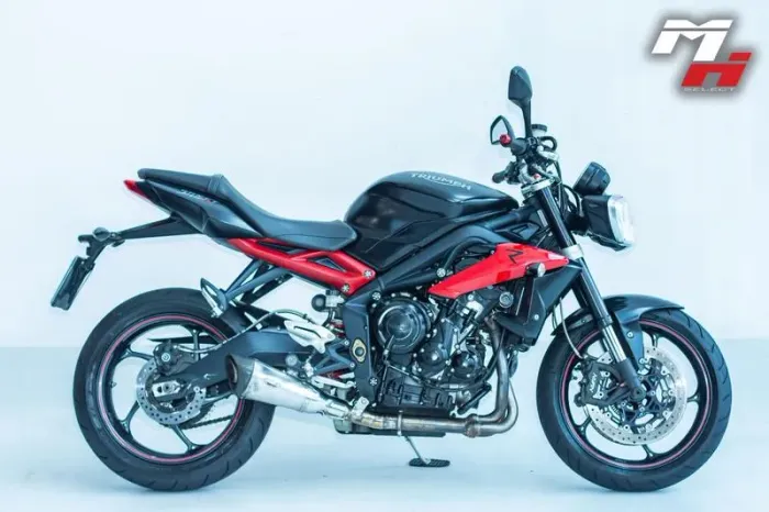 TRIUMPH STREET TRIPLE 675R 2015