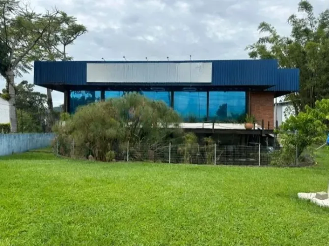 Loja Comercial para Alugar na SC-401, em Florianópolis/SC.