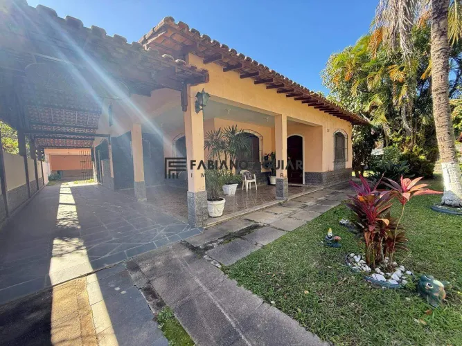 Casa em Araruama (3 Quartos - 2 Suítes) + 2 Anexos Duplex - R$ 600.000,00 - Coqueiral