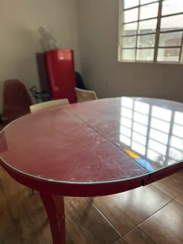Mesa vermelha