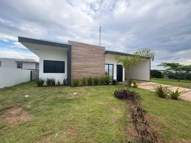 Imóvel para venda possui 151 metros quadrados com 3 quartos em Jardim Ninho Verde II - Par