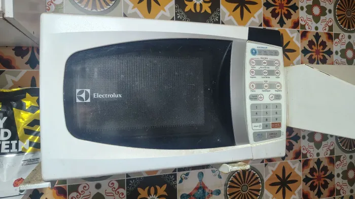Vendo forno microondas Eletrolux