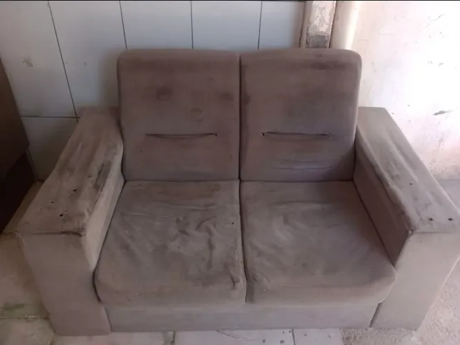 Vendo sofá 2 lugares usados