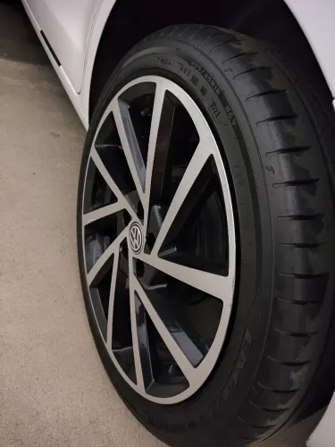 Rodas 18' pneus Goodyear em ótimo estado
