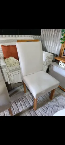 Vendo 4 cadeiras de jantar 