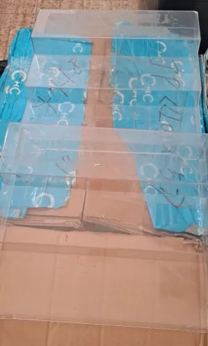 conjunto duas prateleiras expositoras de acrílico transparente