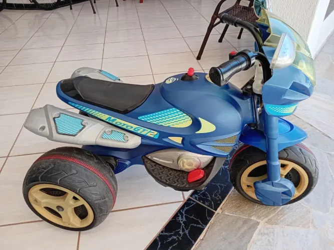Moto elétrica infantil