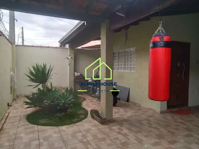 Ótima casa para venda com 2 Dormitórios sendo 1 Suíte no bairro Vila Suiça, em Pindamonhan
