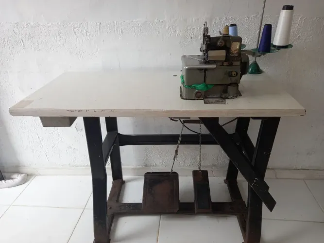 Máquina Overloque