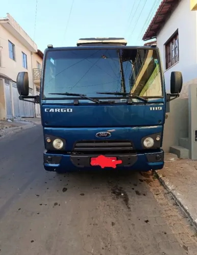 Caminhão semi novo