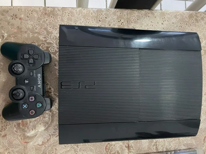 Vendo ps3 completo 1 controle original com jogos mídia física e digital