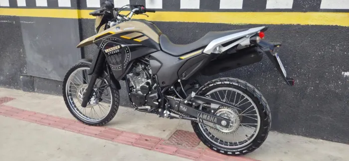 XTZ 250 LANDER