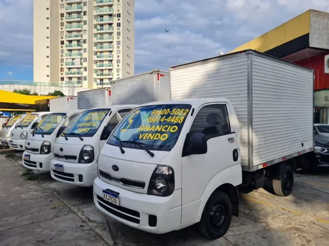 Kia bongo 15 único dono Hyundai HR baú carroceria refrigerado 