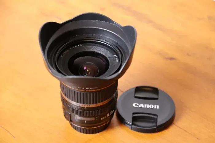 Lente Grande Angular Canon EF-S 10-22mm com Parasol - Excelente Estado