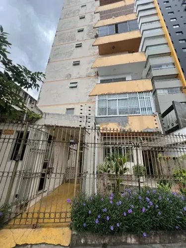 Apto, 121m², 4/4, garagem no Ed. Jerônimo Pimentel.