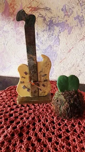 Relógio de mesa em pedra