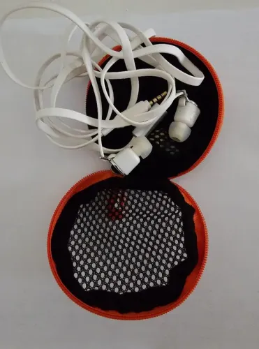 Fone de Ouvido JBL com Estojo
