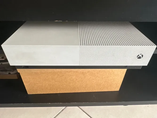 Xbox one s + 2 controles