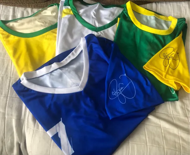GRANDE OFERTA -Camiseta de Futebol Oficial N.J.R -    preço único 