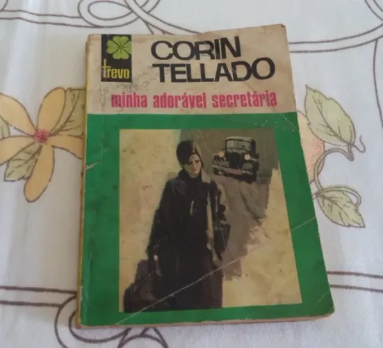 Livro: Minha Adorável Secretaria 1973.